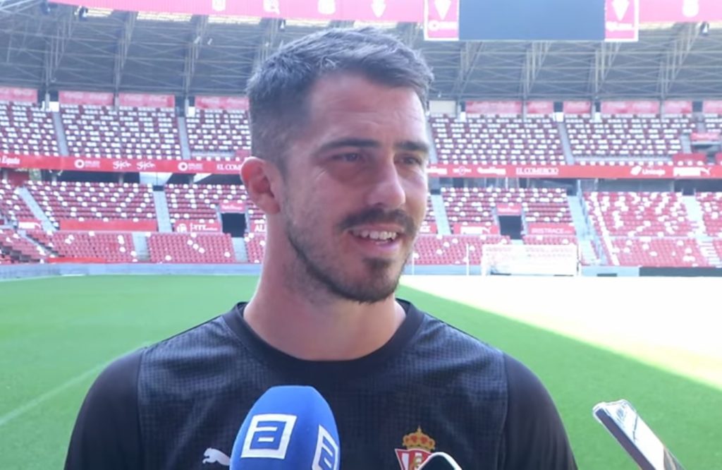 El Sporting se ejercita en El Molinón y Yáñez reafirma su compromiso